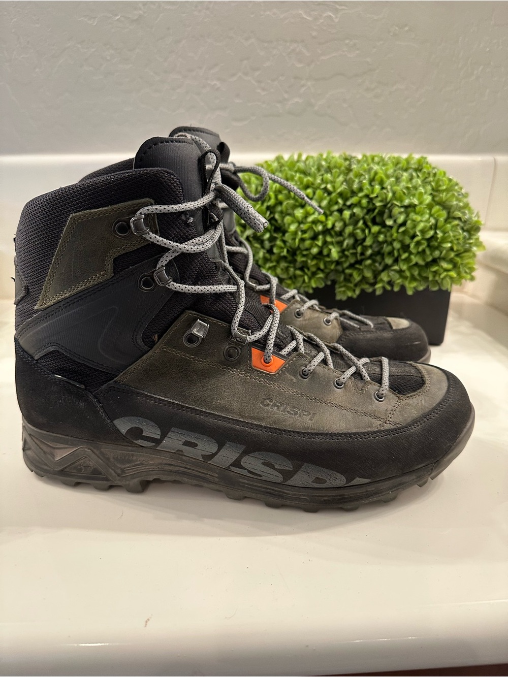 Men’s Crispi Altitude GPX hiking/hunting boots.